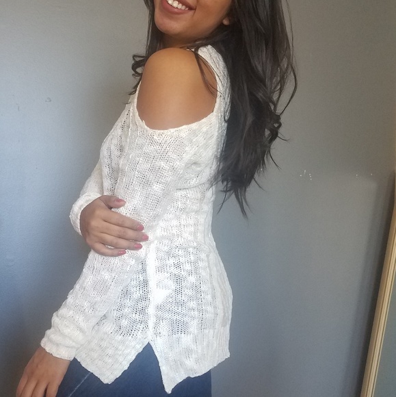 IVORY MOCK NECK COLD SHOULDER SWEATER - Picture 4 of 8